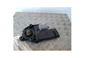 Leve vitre electrique avant gauche RENAULT MEGANE 3 Photo n°1