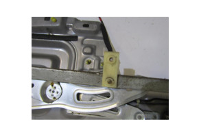 Leve vitre electrique avant gauche HYUNDAI TRAJET Photo n°4