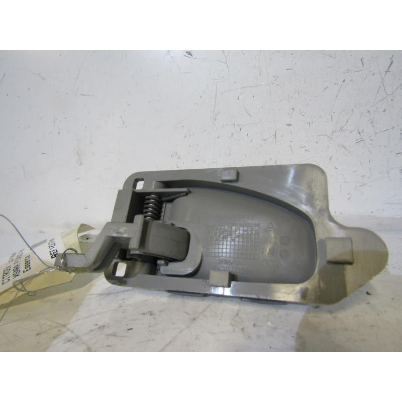 Poignee interieur avant droit CITROEN XSARA PICASSO Photo n°1