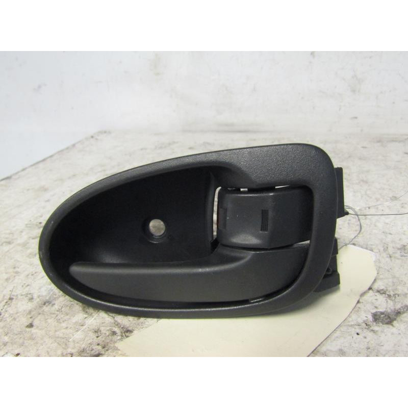 Poignee interieur arriere droit TOYOTA YARIS 2 Photo n°1
