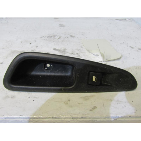 Interrupteur de leve vitre arriere droit PEUGEOT 308 1 SW