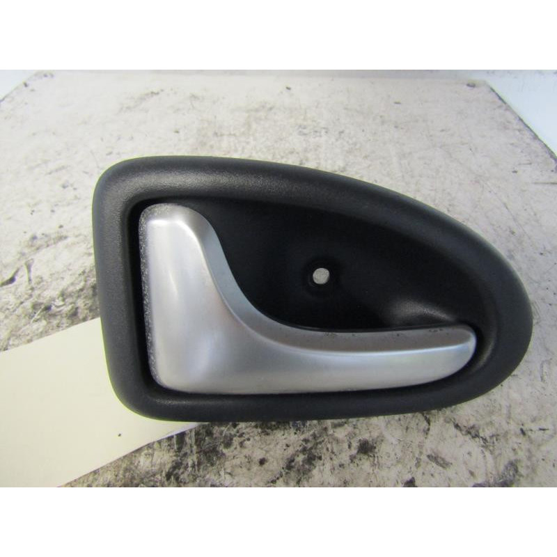 Poignee interieur arriere gauche RENAULT CLIO 2 Photo n°1