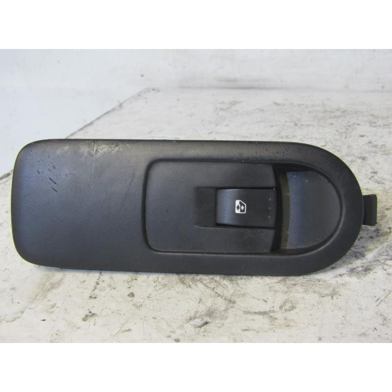 Interrupteur de leve vitre avant droit RENAULT SCENIC 2 Photo n°1
