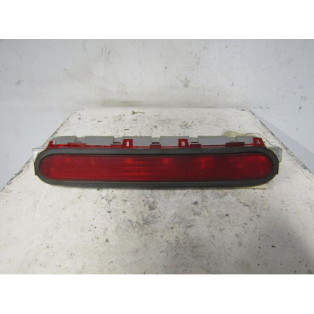 Feu arriere stop central TOYOTA COROLLA VERSO 2