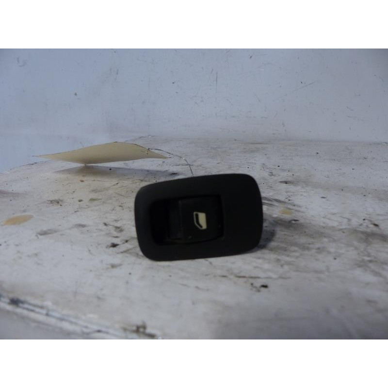Interrupteur de leve vitre arriere droit CITROEN C4 PICASSO 1 Photo n°1