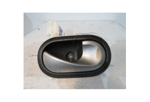 Poignee interieur arriere droit RENAULT CLIO 3 Photo n°1