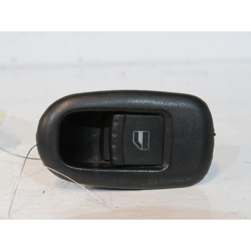 Interrupteur de leve vitre arriere droit SEAT TOLEDO 2 Photo n°1