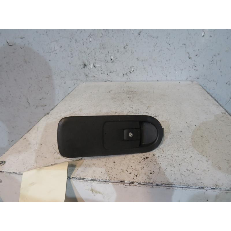 Interrupteur de leve vitre avant droit RENAULT SCENIC 2 Photo n°1