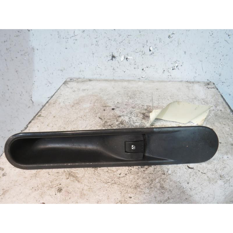 Interrupteur de leve vitre avant droit RENAULT GRAND ESPACE 4 Photo n°1