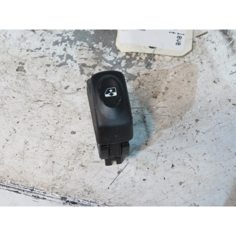 Interrupteur de leve vitre avant droit RENAULT CLIO 2 Photo n°1
