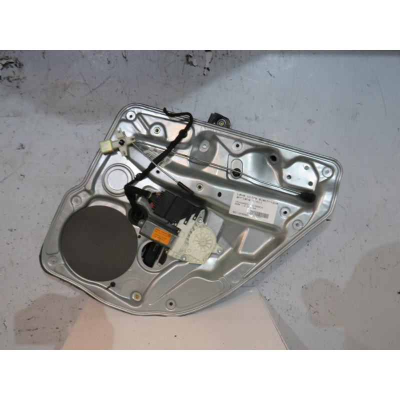 Leve vitre electrique arriere droit VOLKSWAGEN BORA Photo n°1