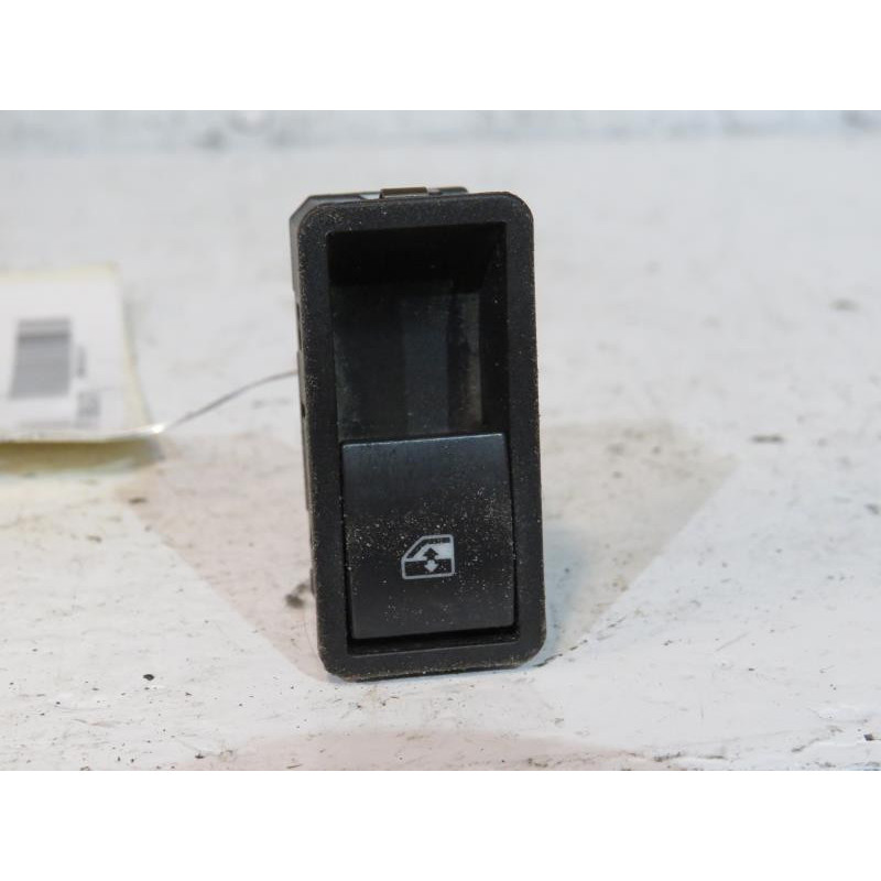 Interrupteur de leve vitre arriere droit OPEL ASTRA H Photo n°1