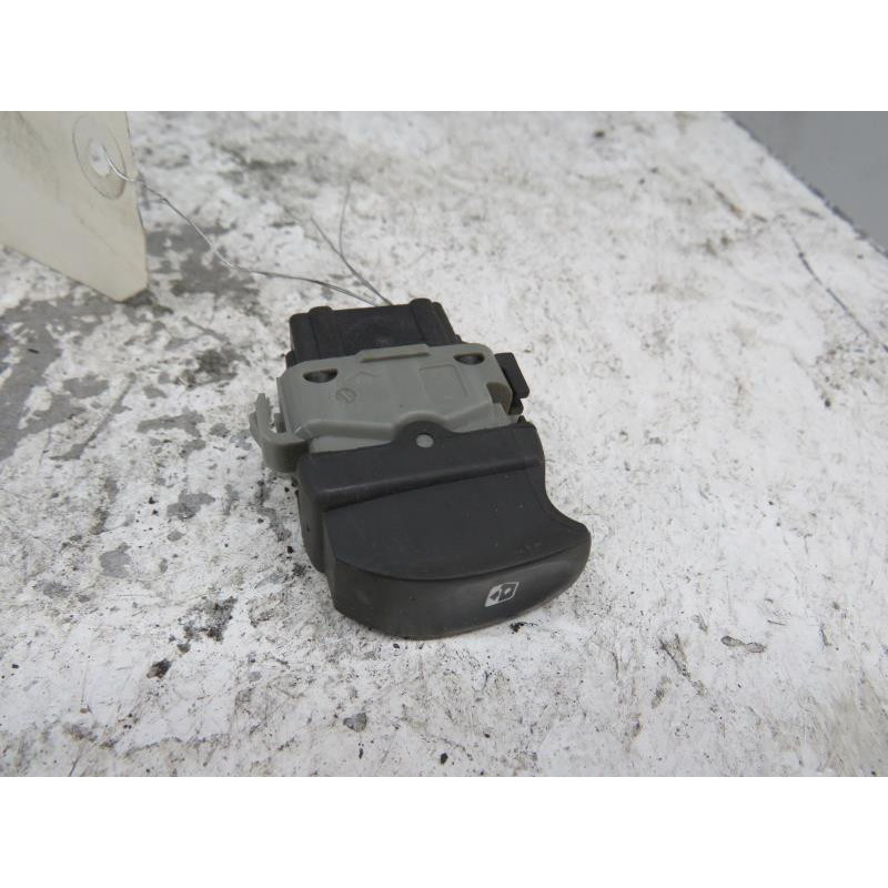 Interrupteur de leve vitre arriere droit RENAULT MODUS Photo n°1
