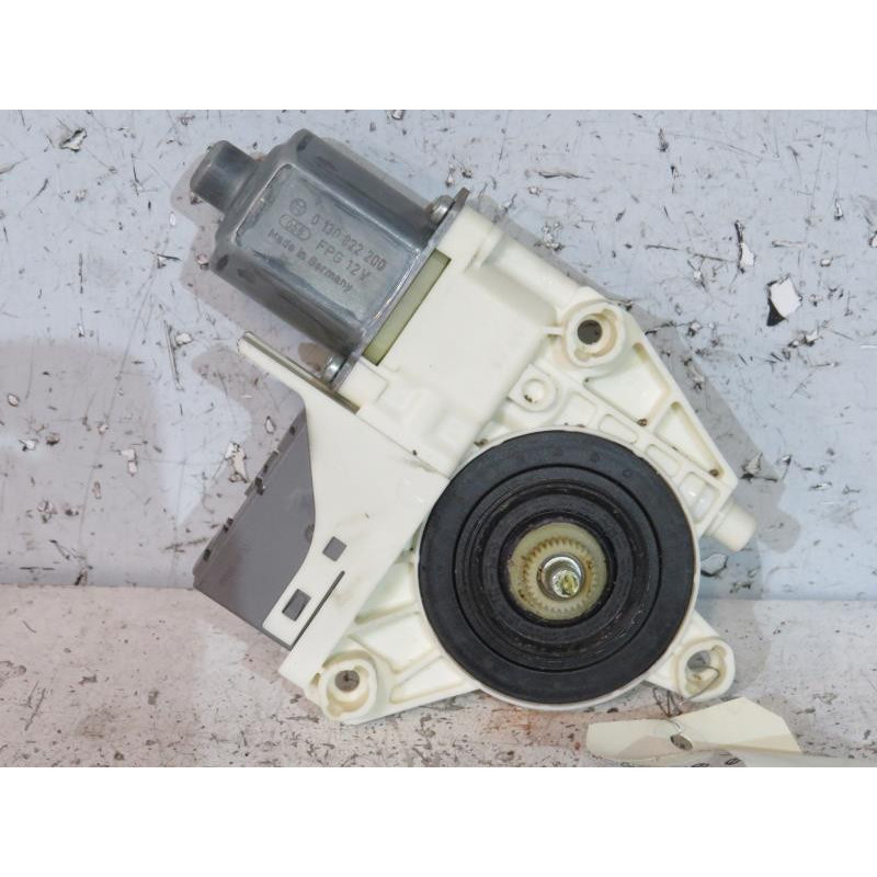 Moteur leve vitre arriere droit PEUGEOT 407 Photo n°1