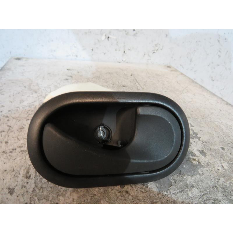 Poignee interieur arriere droit RENAULT CLIO 3 Photo n°1