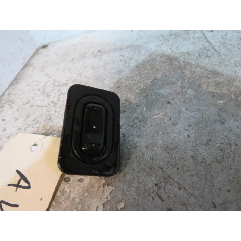 Interrupteur de leve vitre avant droit OPEL CORSA C Photo n°1