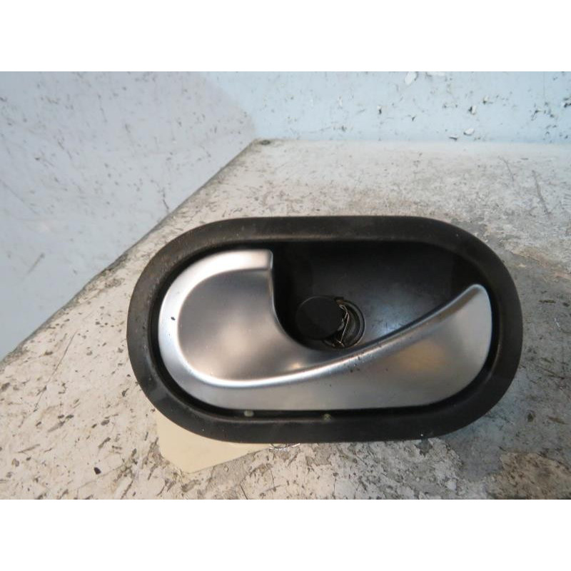 Poignee interieur arriere gauche RENAULT MEGANE 2 Photo n°1