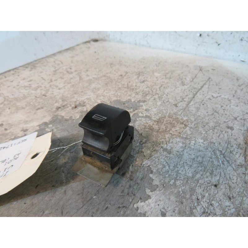 Interrupteur de leve vitre avant droit AUDI A3 1 Photo n°1