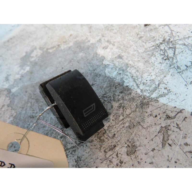 Interrupteur de leve vitre avant droit AUDI A3 1 Photo n°1