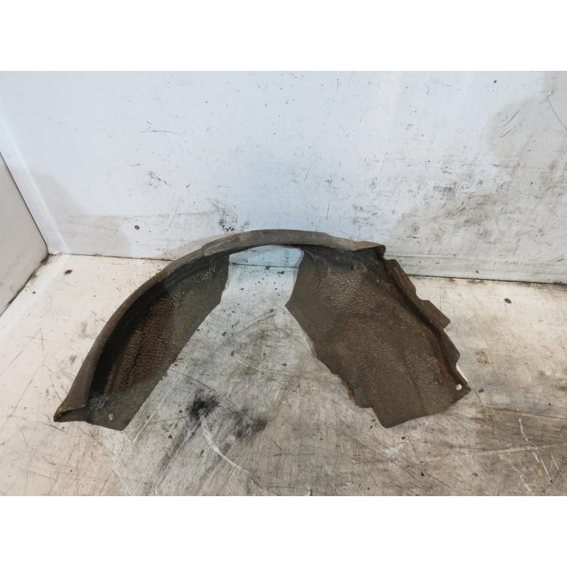 Pare boue arriere gauche MAZDA 323 6 Photo n°1