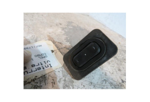 Interrupteur de leve vitre avant droit OPEL COMBO C Photo n°1