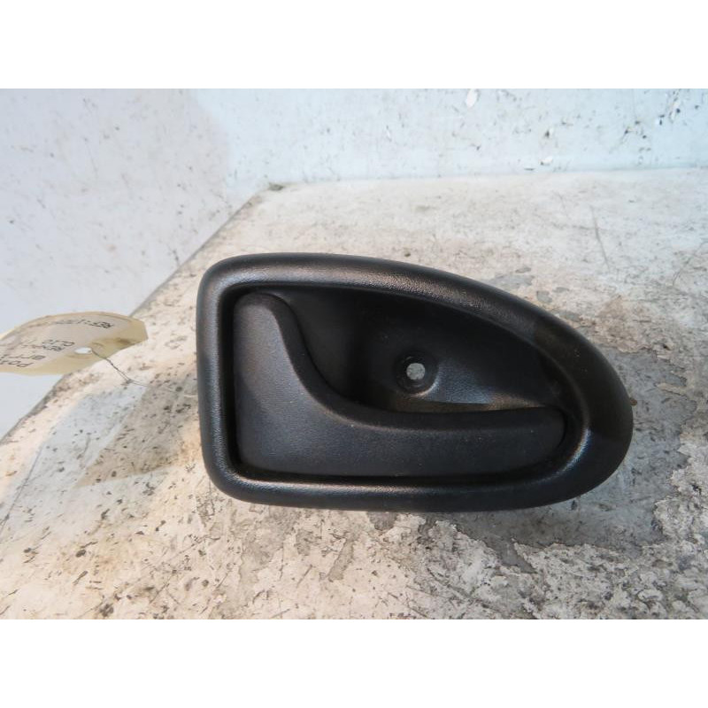 Poignee interieur arriere gauche RENAULT CLIO 2 Photo n°1