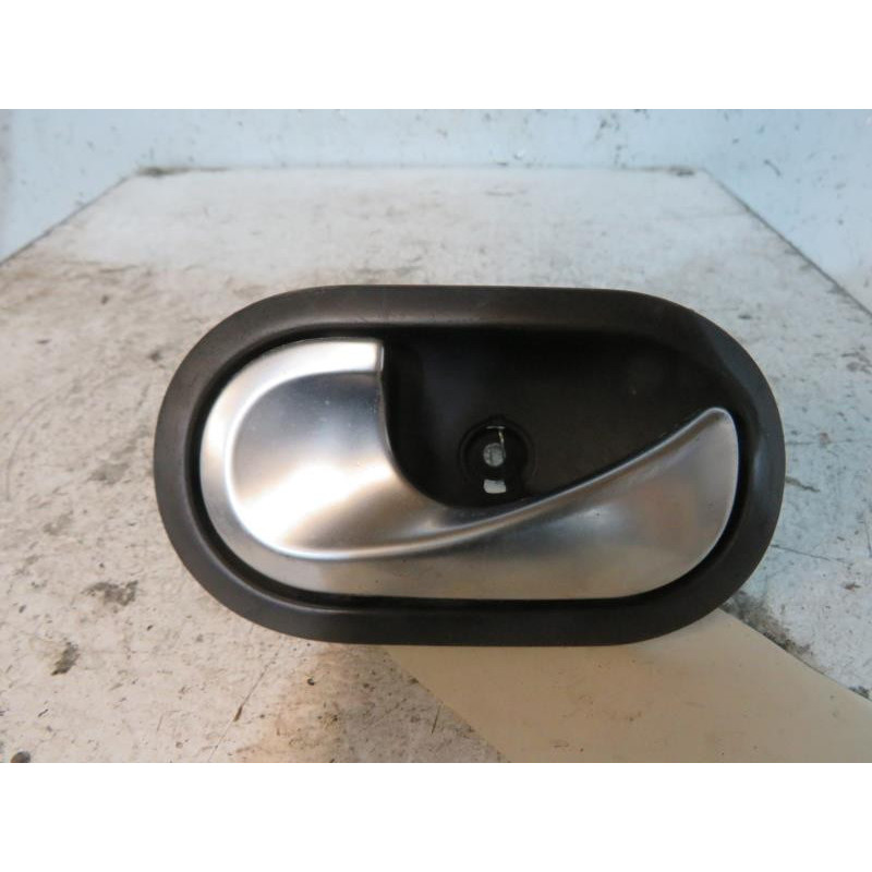 Poignee interieur arriere gauche RENAULT SCENIC 2 Photo n°1