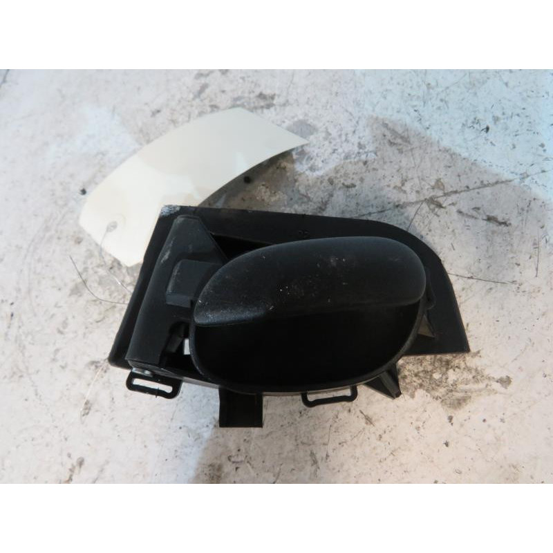 Poignee interieur arriere droit PEUGEOT 206+ Photo n°1