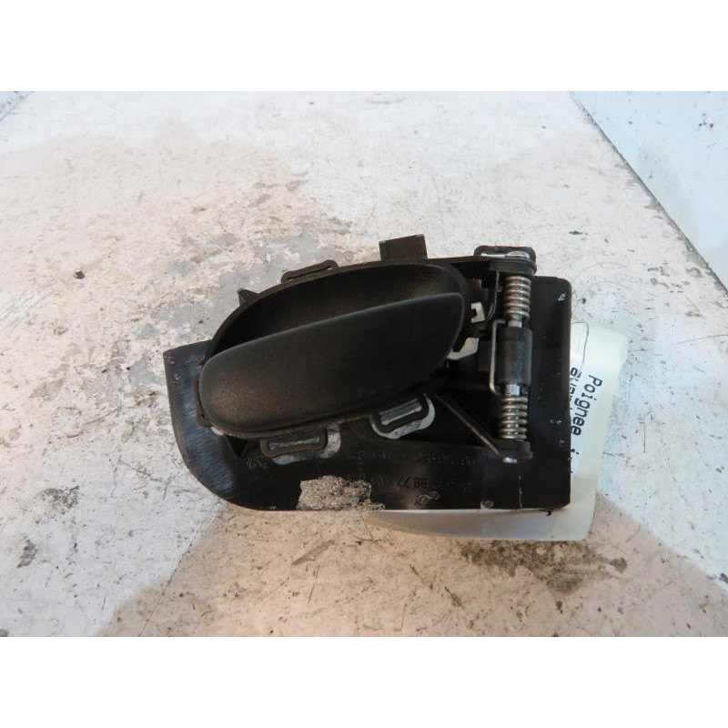 Poignee interieur avant droit PEUGEOT 206+ Photo n°1