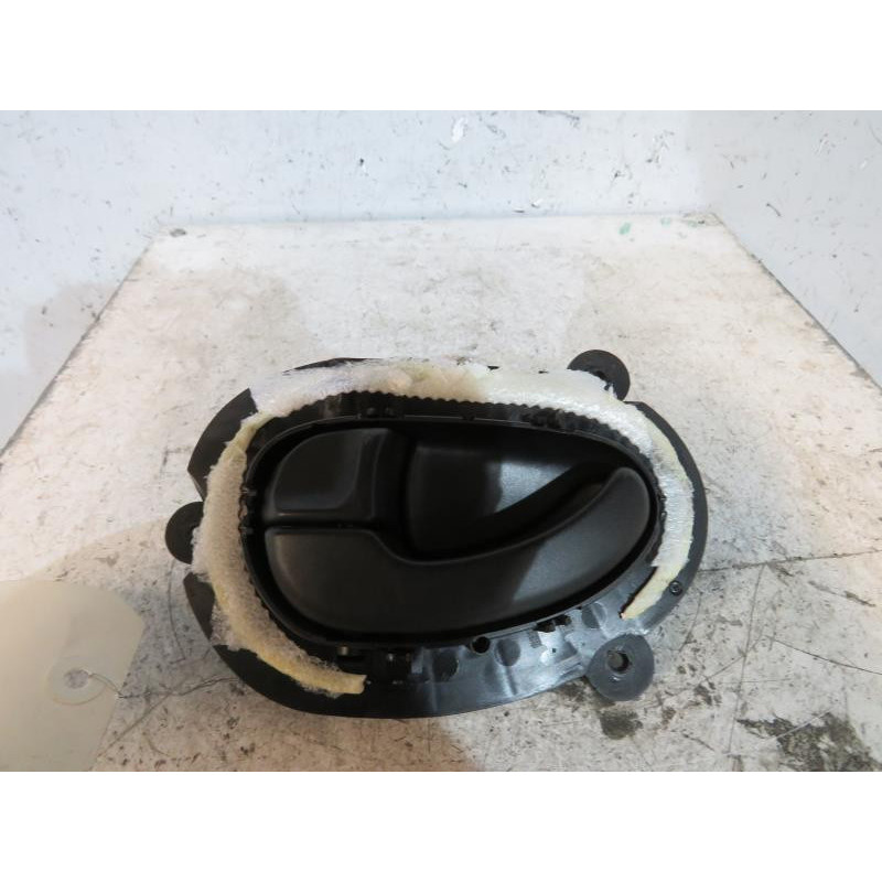 Poignee interieur arriere gauche PEUGEOT 406 Photo n°1