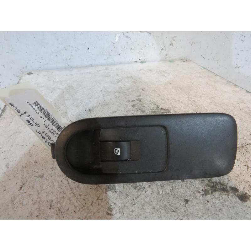 Interrupteur de leve vitre avant droit RENAULT SCENIC 2 Photo n°1