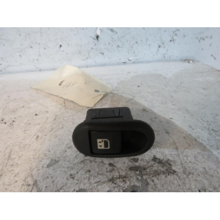Poignee interieur avant droit PEUGEOT 1007