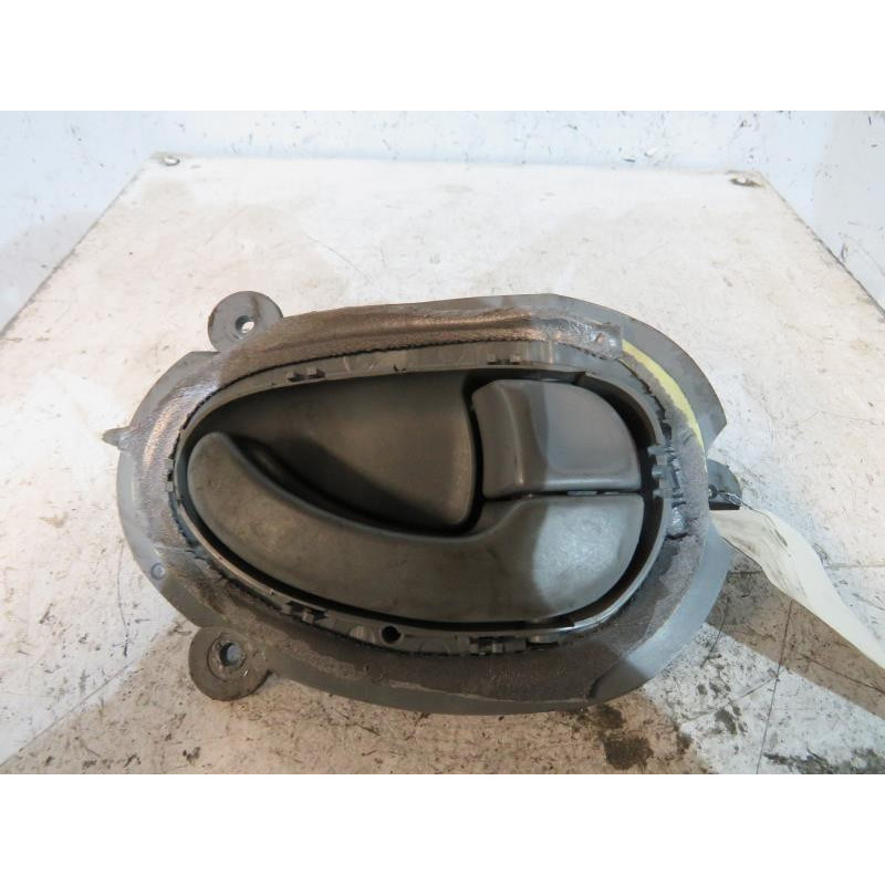 Poignee interieur arriere droit PEUGEOT 406 Photo n°1