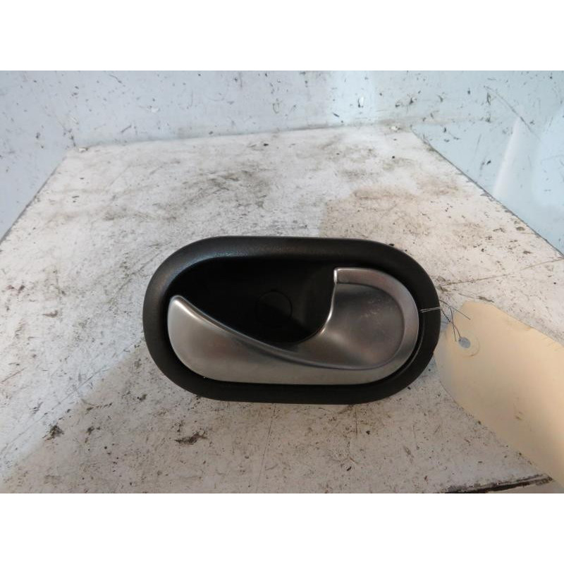Poignee interieur avant droit RENAULT CLIO 3 Photo n°1