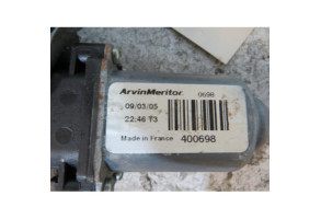 Leve vitre electrique avant droit NISSAN ALMERA TINO Photo n°4