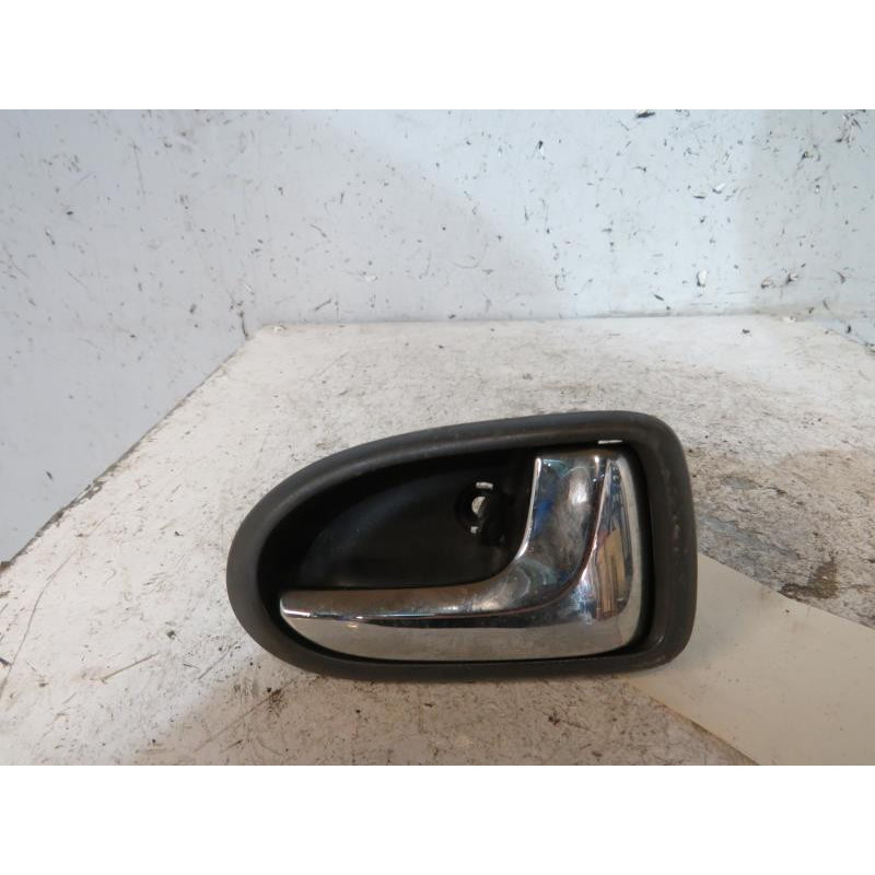 Poignee interieur avant droit MAZDA PREMACY Photo n°1