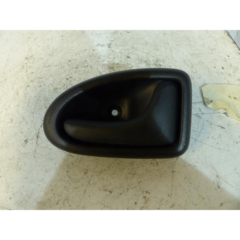 Poignee interieur arriere droit RENAULT CLIO 2 Photo n°1
