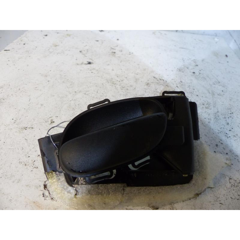 Poignee interieur arriere droit PEUGEOT 206 Photo n°1
