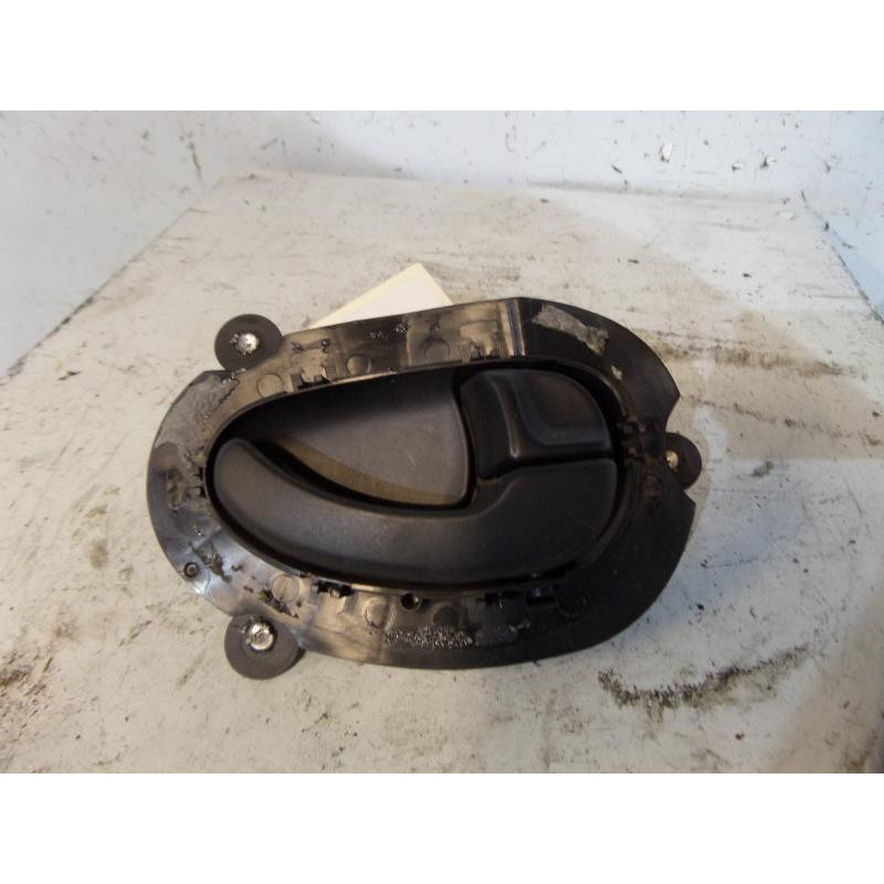 Poignee interieur arriere droit PEUGEOT 406 Photo n°1