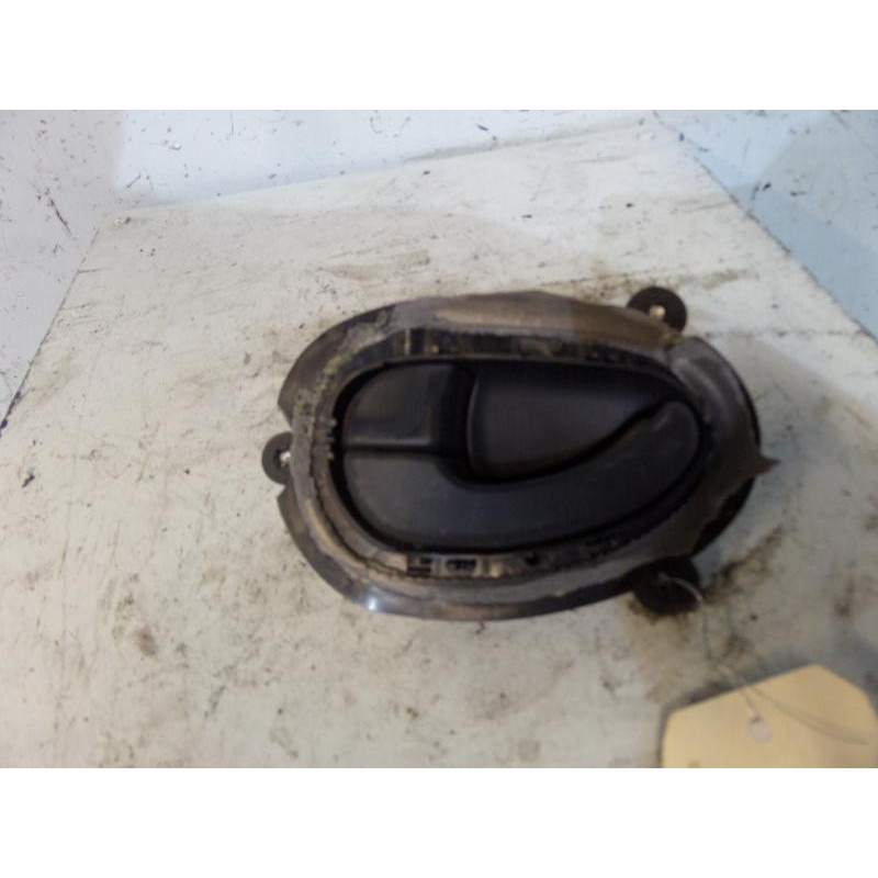Poignee interieur arriere gauche PEUGEOT 406 Photo n°1