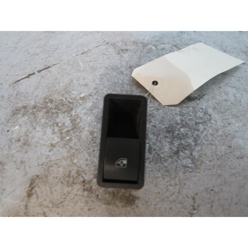 Interrupteur de leve vitre arriere droit OPEL ASTRA H Photo n°1