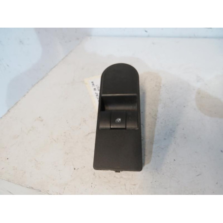 Interrupteur de leve vitre avant droit OPEL ASTRA H