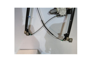Leve vitre electrique avant gauche LAND ROVER FREELANDER 1 Photo n°2