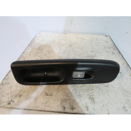 Interrupteur de leve vitre avant droit RENAULT TWINGO 1