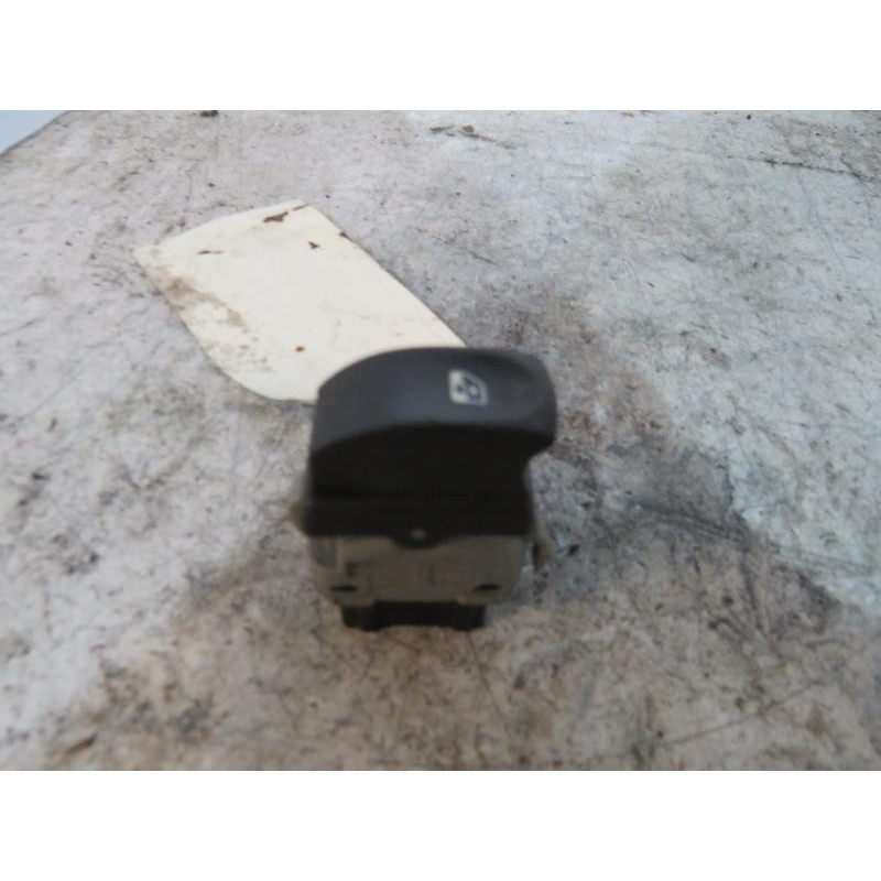 Interrupteur de leve vitre arriere gauche RENAULT MODUS Photo n°1