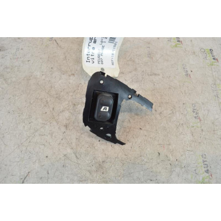 Interrupteur de leve vitre arriere droit PEUGEOT 607
