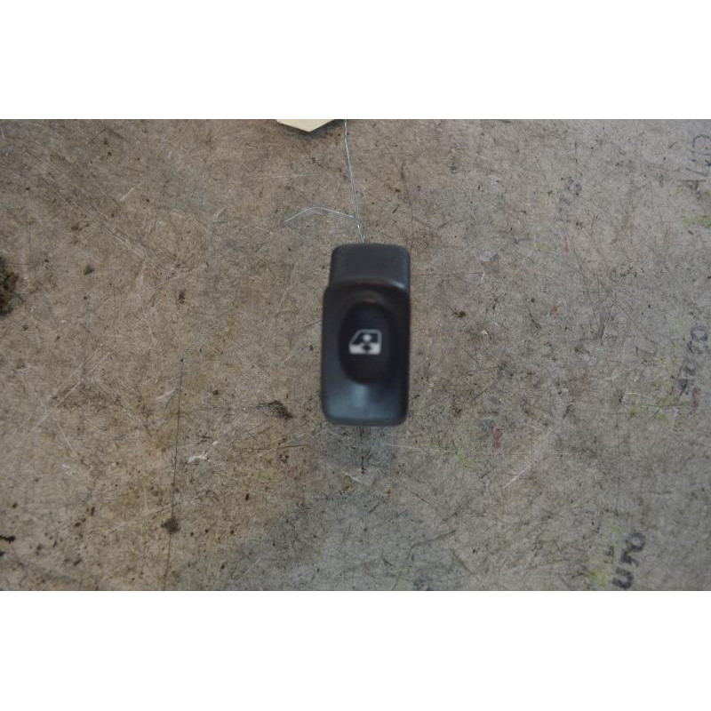 Interrupteur de leve vitre avant droit RENAULT CLIO 2 Photo n°1
