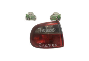 Feu arriere principal gauche (feux) SEAT TOLEDO 2 Photo n°1