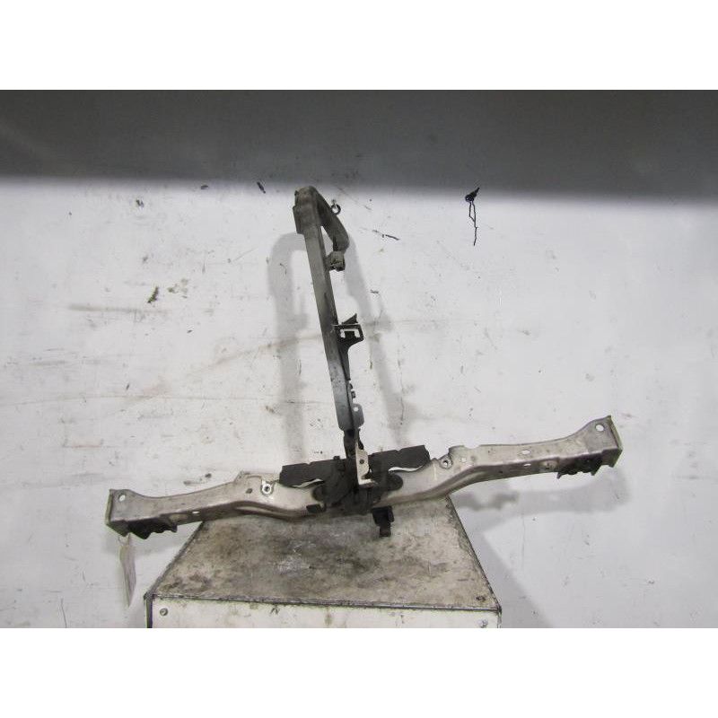 Armature avant, Masque avant TOYOTA AVENSIS 2 Photo n°1