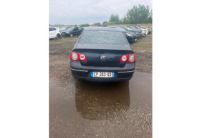 Feu arriere secondaire gauche (feux) VOLKSWAGEN PASSAT 5 Photo n°10